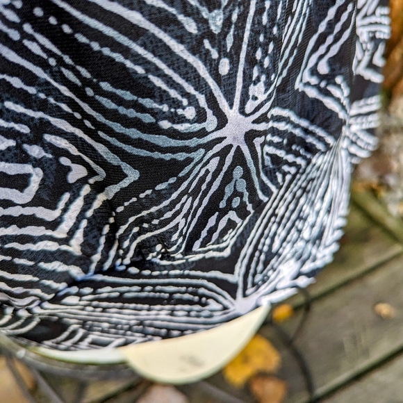 Women's Carole Little Vneck Black Knit Cami Sz XL - Picture 2 of 4